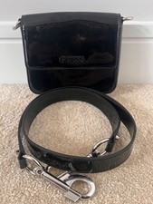 guess bag black pre-owned 98%