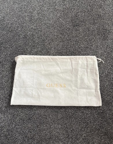 Guess branded white dust - branded,